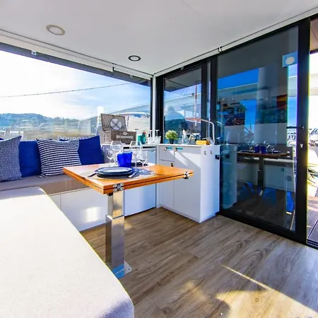 Douro Floating House Oporto