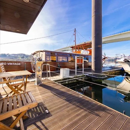 Douro Floating House