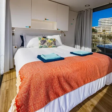 Douro Floating House Oporto